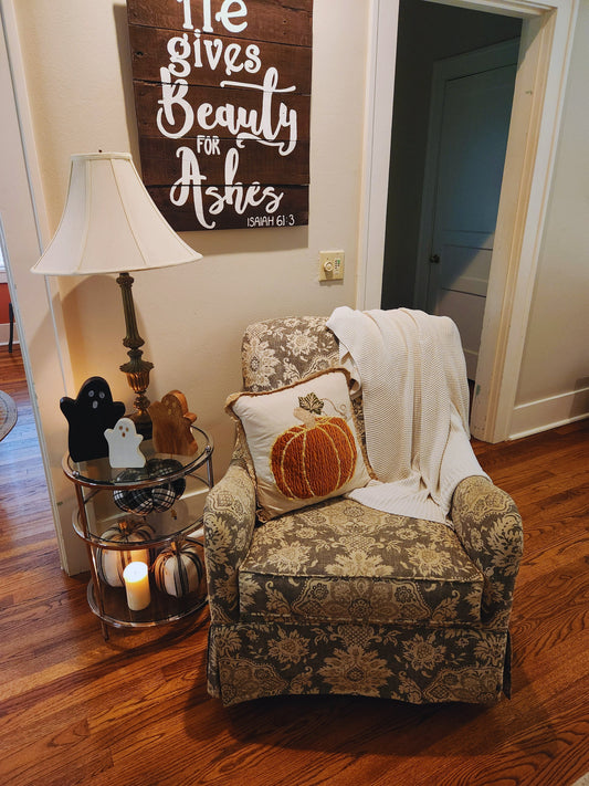 The Secret to Effortless Styling: Why Odd Numbers Work in Interior Design